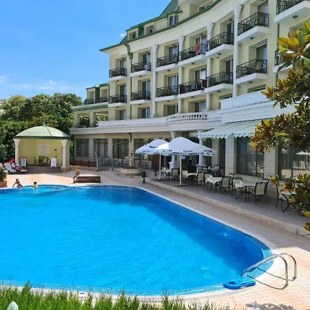 One 112 аll-season в св св константин и елена Apartment *